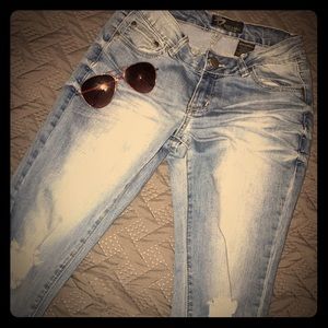 NWOT Rock & Royal skinny distressed jeans
